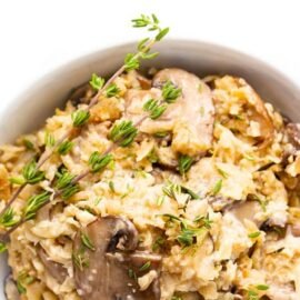 Risoto cetogênico de couve-flor e cogumelos